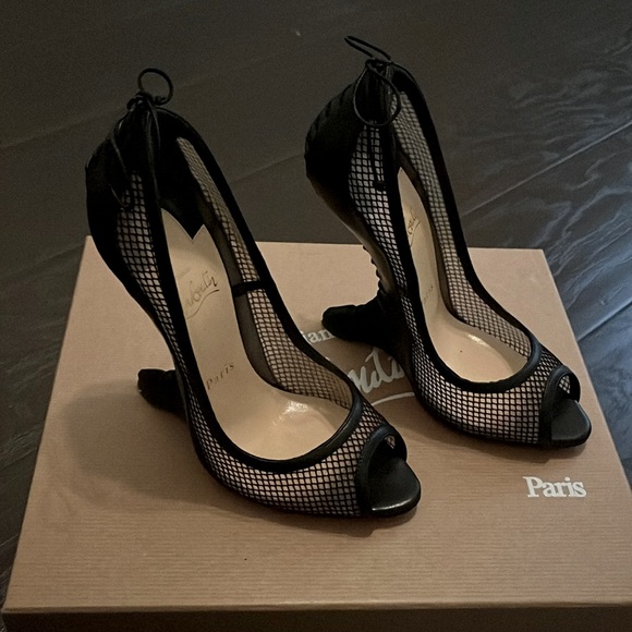 Christian Louboutin very original shoe - Picture 8 of 12